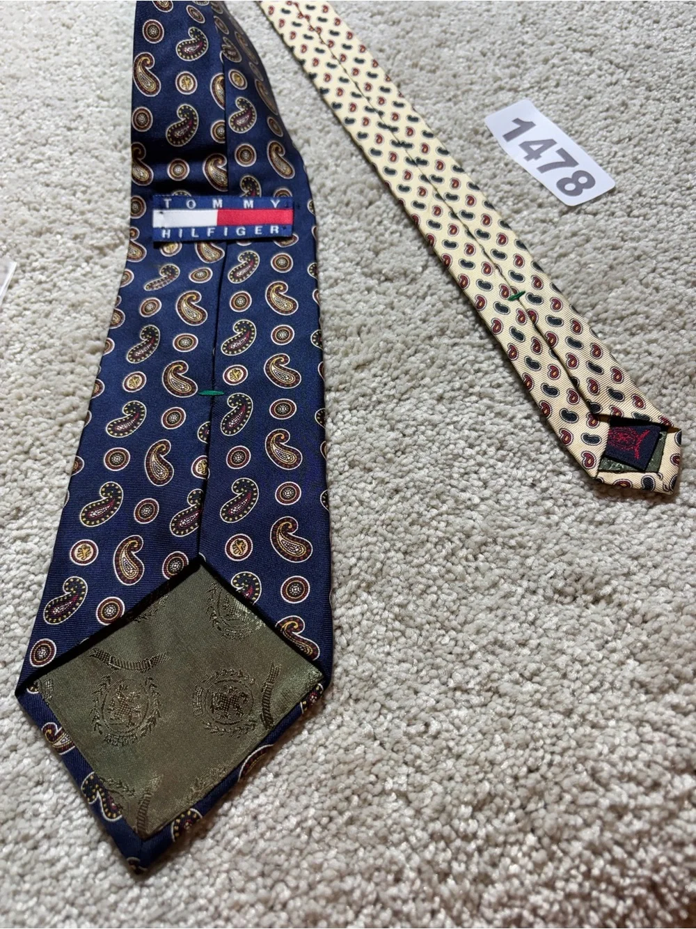 Tommy Hilfiger vintage paisley men’s tie